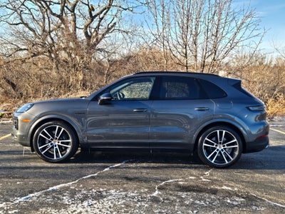 2025 Porsche Cayenne E-Hybrid Base