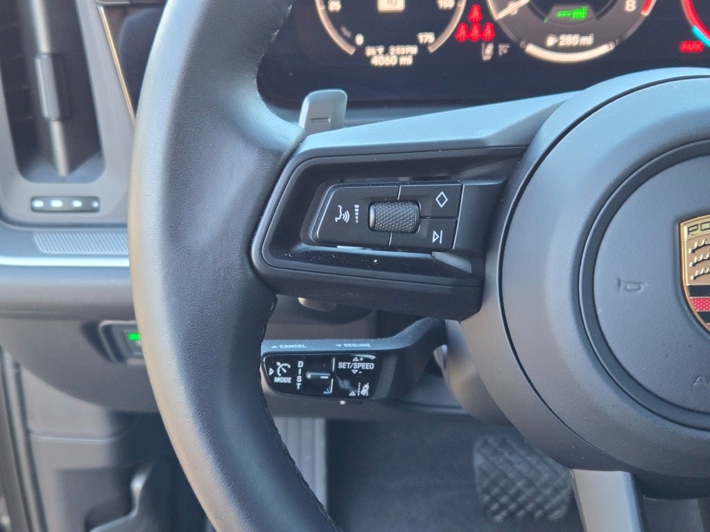 2025 Porsche Cayenne E-Hybrid Base