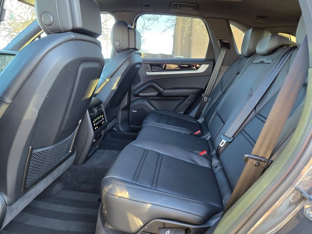 2025 Porsche Cayenne E-Hybrid Base