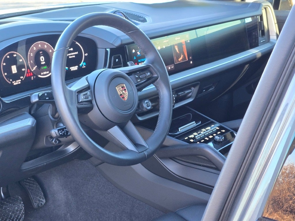 2025 Porsche Cayenne E-Hybrid Base