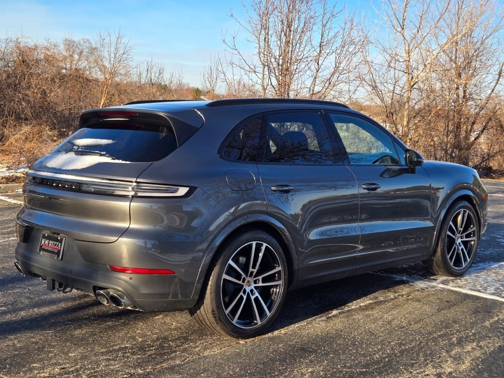 2025 Porsche Cayenne E-Hybrid Base