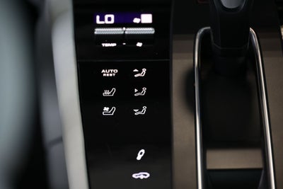 2025 Porsche Macan GTS