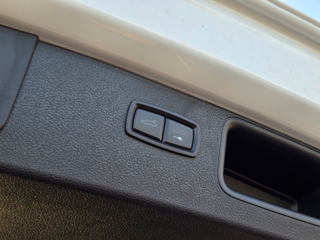 2022 Porsche Macan S