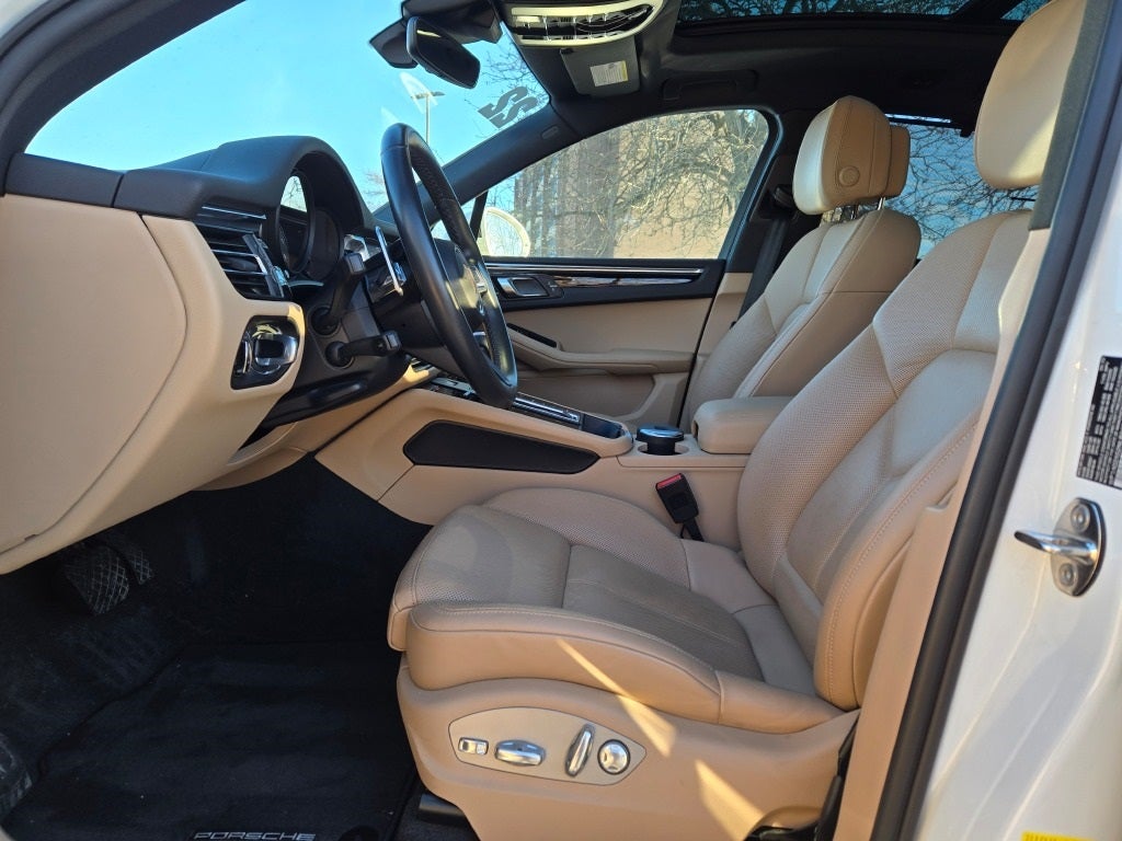 2022 Porsche Macan S