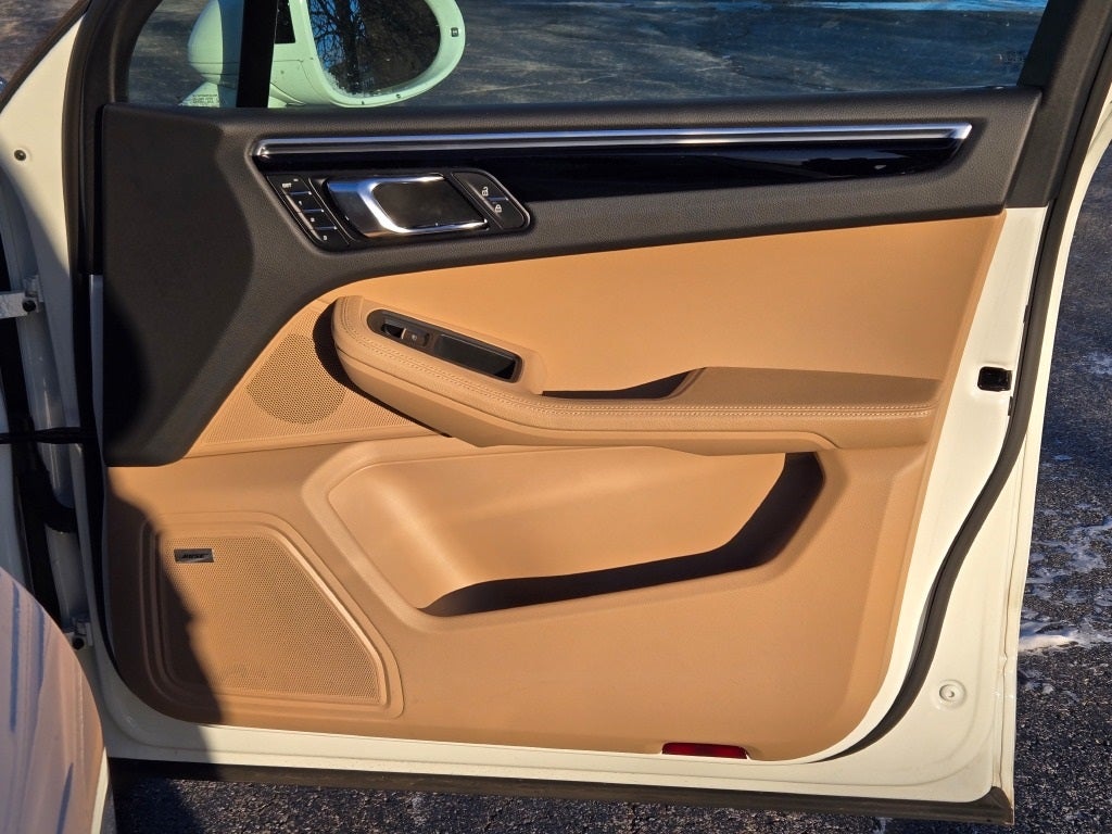 2022 Porsche Macan S