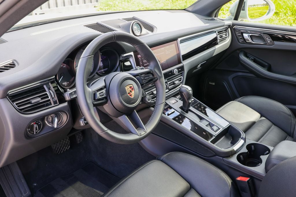 2025 Porsche Macan S