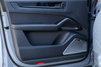 2025 Porsche Cayenne GTS