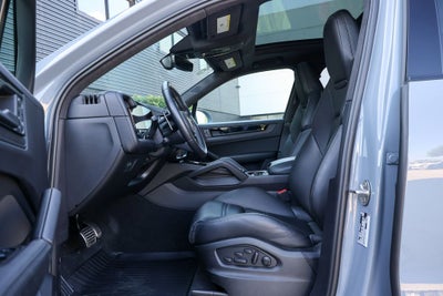 2025 Porsche Cayenne GTS
