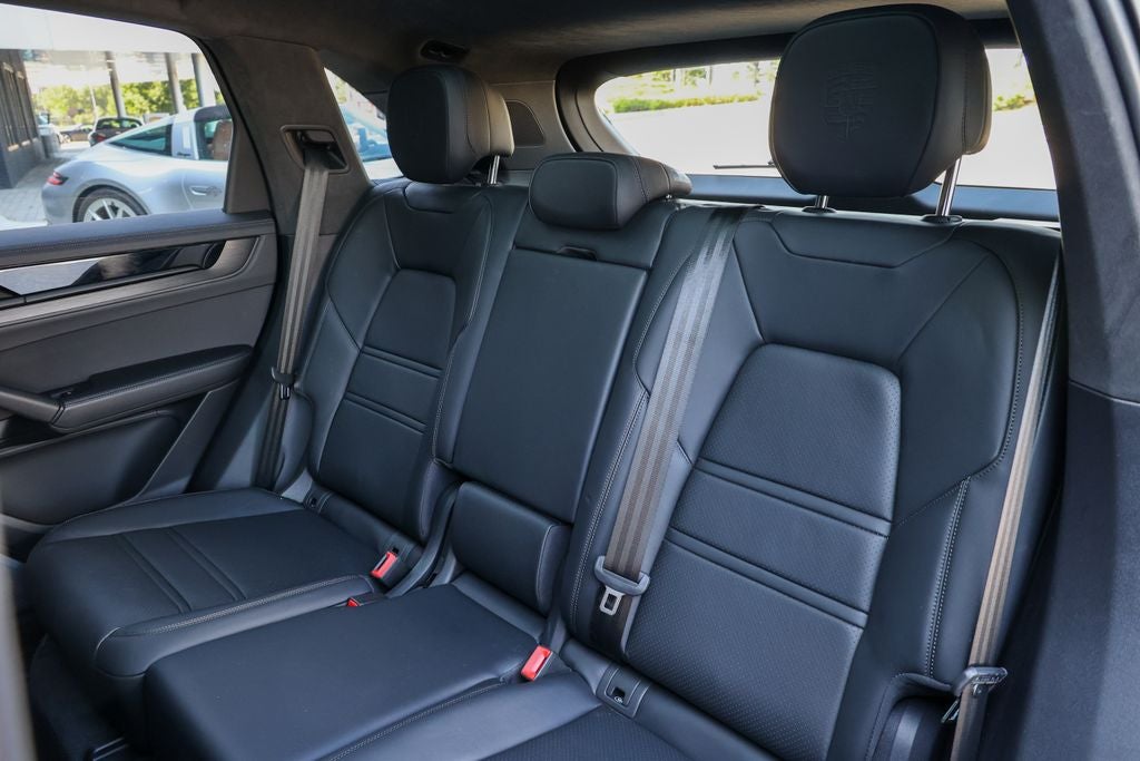 2025 Porsche Cayenne GTS