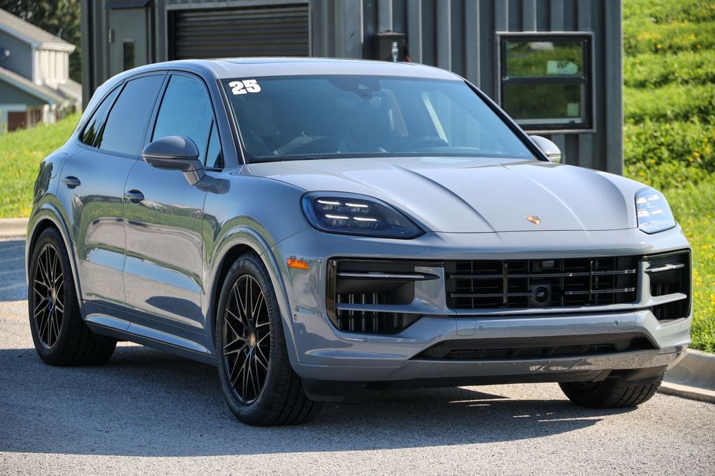 2025 Porsche Cayenne GTS