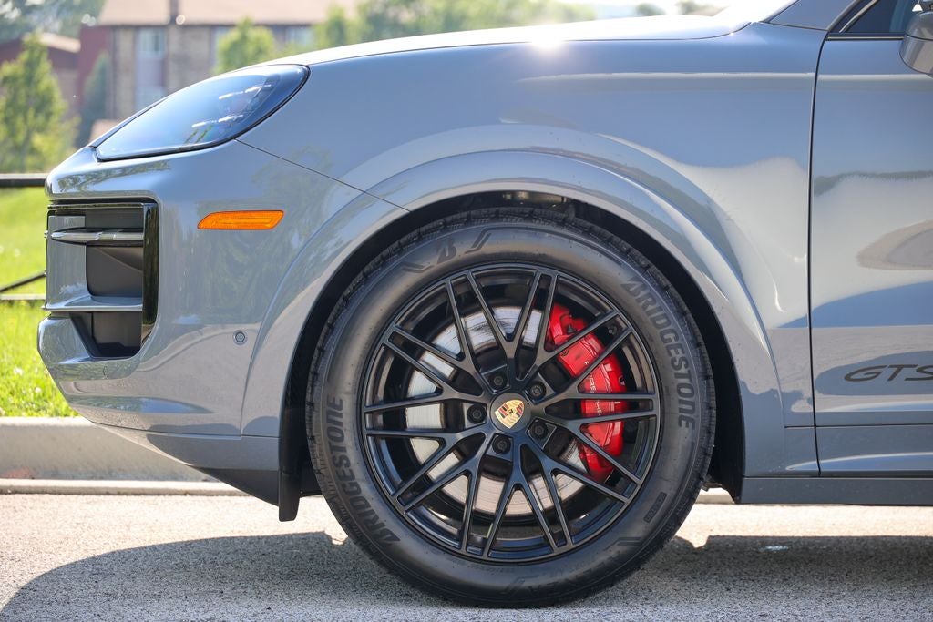 2025 Porsche Cayenne GTS