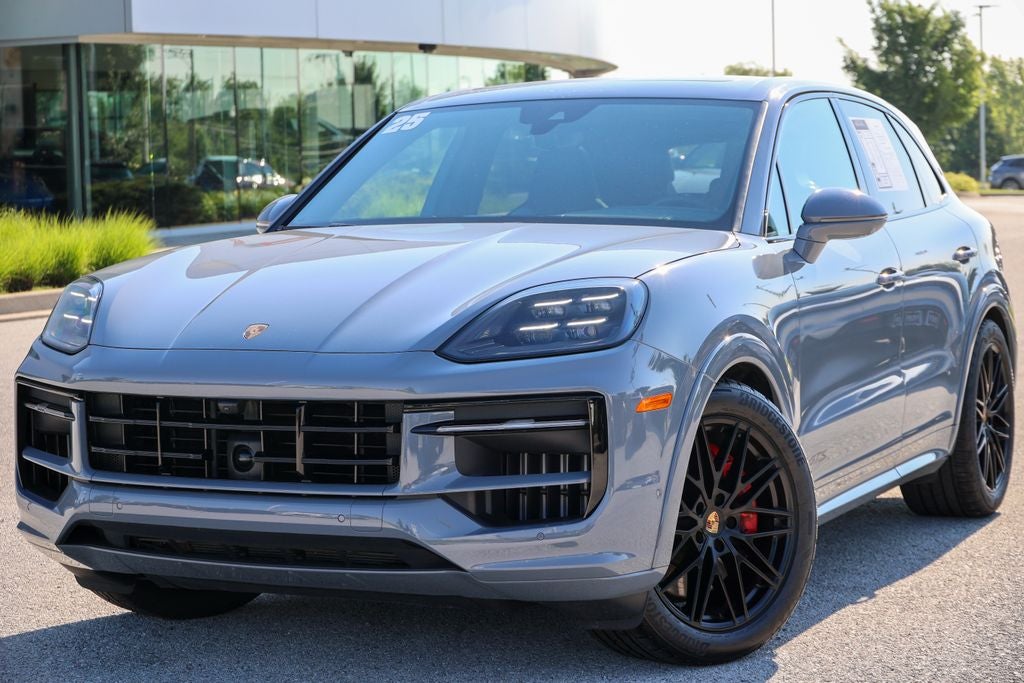 2025 Porsche Cayenne GTS