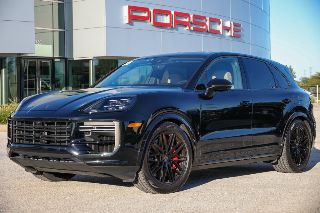 2025 Porsche Cayenne E-Hybrid Turbo — photo 1 of 49