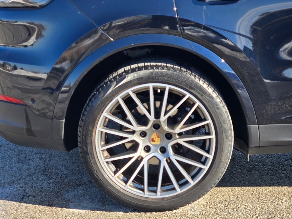 2023 Porsche Cayenne Coupe Platinum Edition