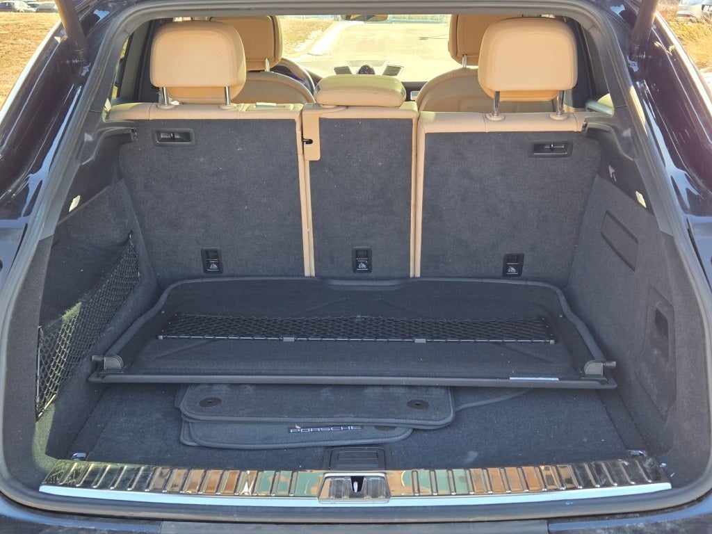 2023 Porsche Cayenne Coupe Platinum Edition