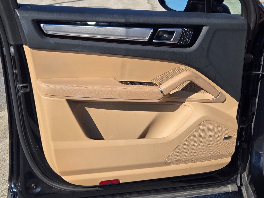 2023 Porsche Cayenne Coupe Platinum Edition