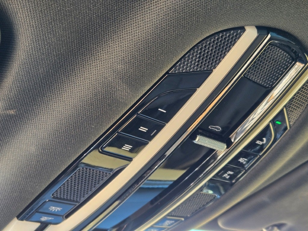 2023 Porsche Cayenne Coupe Platinum Edition