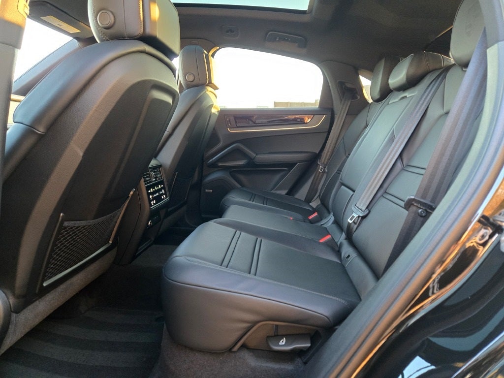2025 Porsche Cayenne Coupe Base