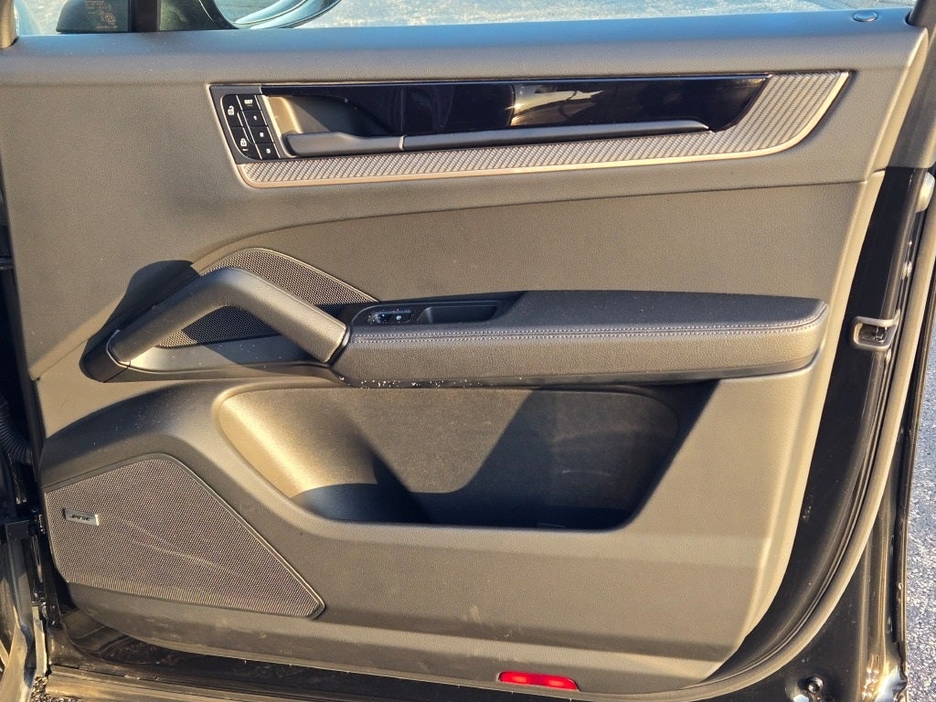 2025 Porsche Cayenne Coupe Base