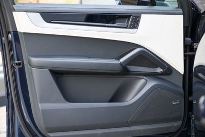 2026 Porsche Cayenne Coupe Base