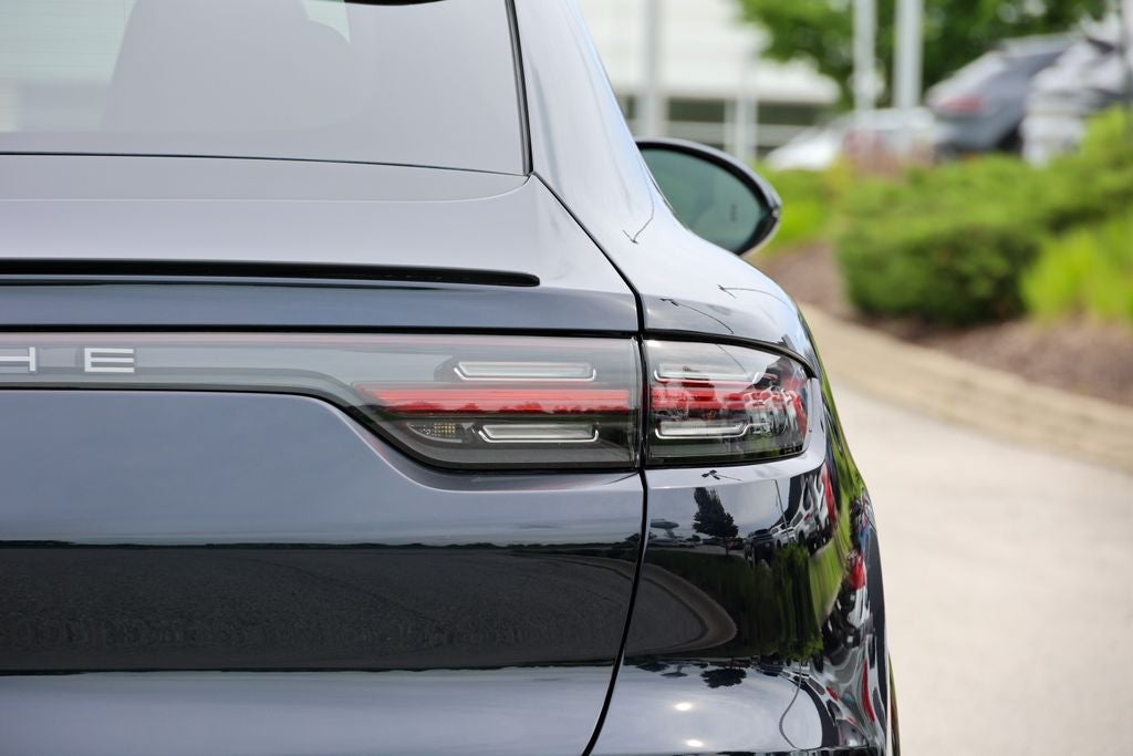 2023 Porsche Cayenne Coupe Platinum Edition