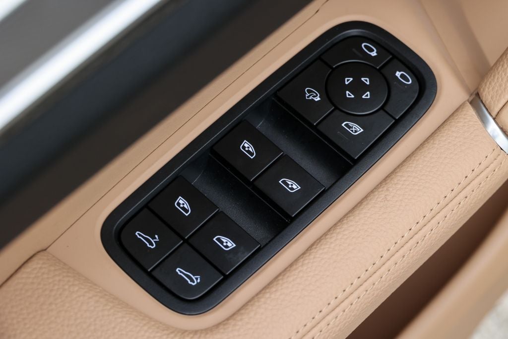 2023 Porsche Cayenne Coupe Platinum Edition