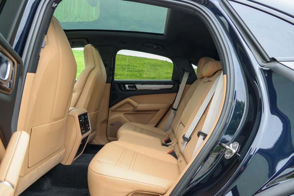 2023 Porsche Cayenne Coupe Platinum Edition