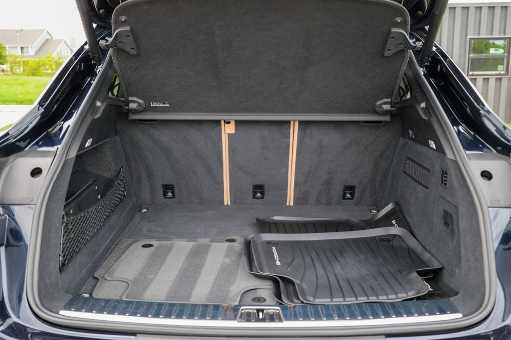 2023 Porsche Cayenne Coupe Platinum Edition